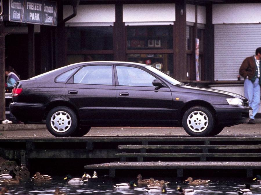  Toyota Carina E Liftback 1992 года  (фото 2 из 2)